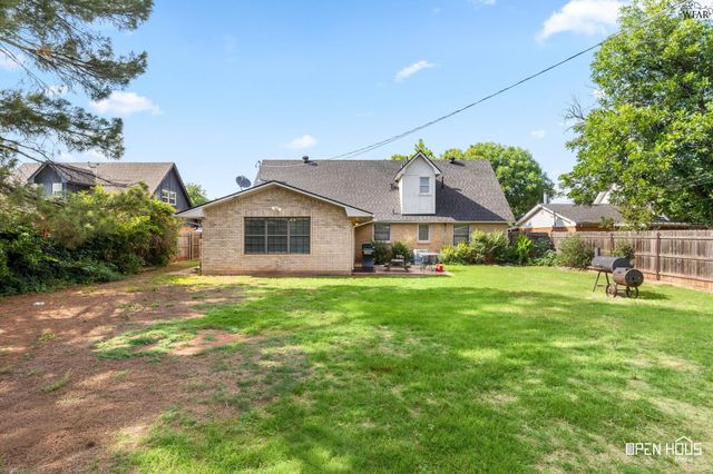 711 W REBECCA AVENUE, Iowa Park, TX 76367
