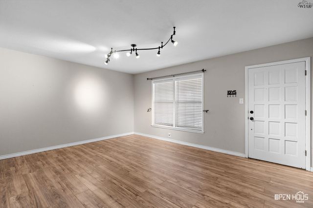 711 W REBECCA AVENUE, Iowa Park, TX 76367
