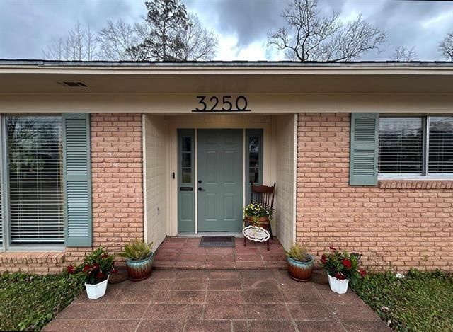 3250 Minglewood Drive, Beaumont, TX 77703