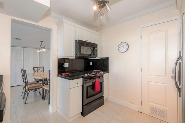 2017 S Ocean Drive 307, Hallandale Beach, FL 33009