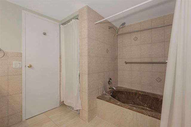 2017 S Ocean Drive 307, Hallandale Beach, FL 33009