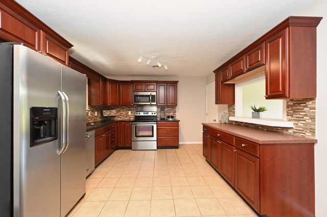 102 Ash Ct, Ashland City, TN 37015