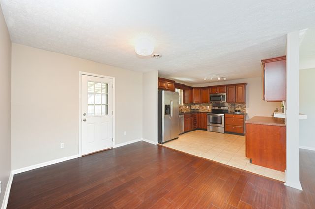 102 Ash Ct, Ashland City, TN 37015