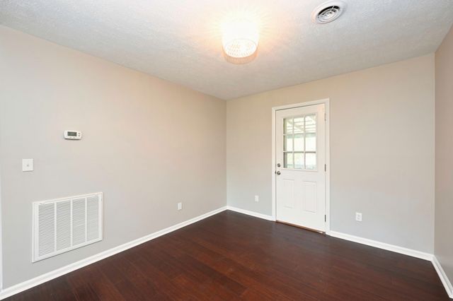 102 Ash Ct, Ashland City, TN 37015