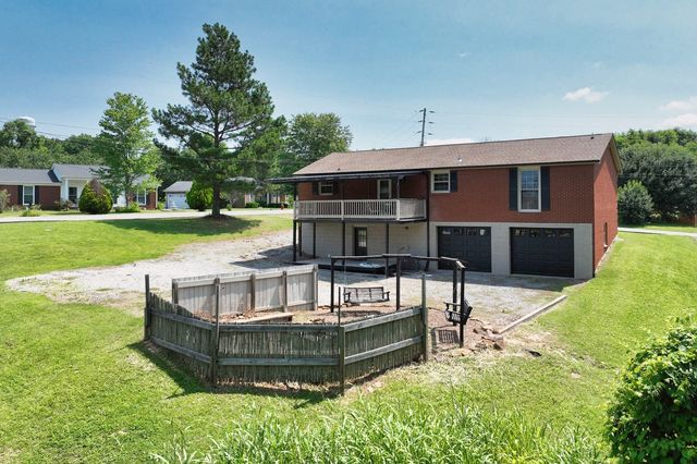 102 Ash Ct, Ashland City, TN 37015