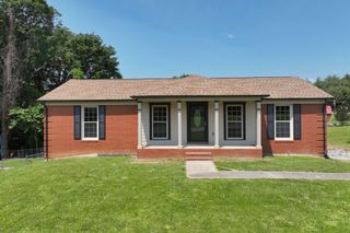 102 Ash Ct, Ashland City, TN 37015