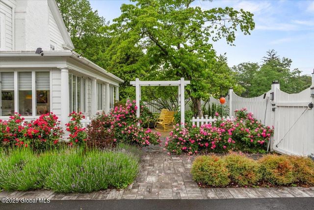 670 Western Avenue, Albany, NY 12203
