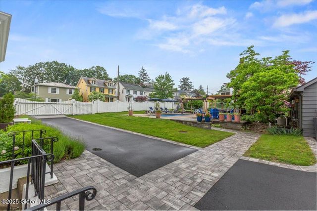 670 Western Avenue, Albany, NY 12203