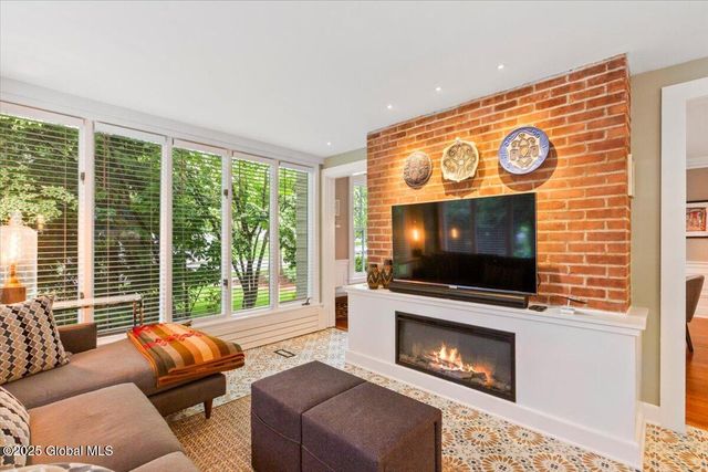 670 Western Avenue, Albany, NY 12203