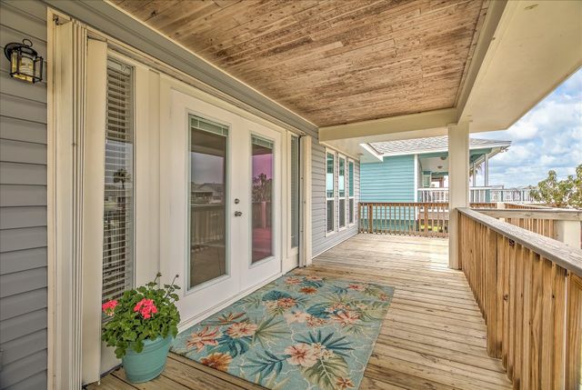 1180 Sailfish Street, Bayou Vista, TX 77563
