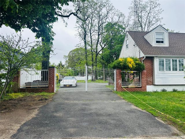 224 Park Avenue, Roosevelt, NY 11575
