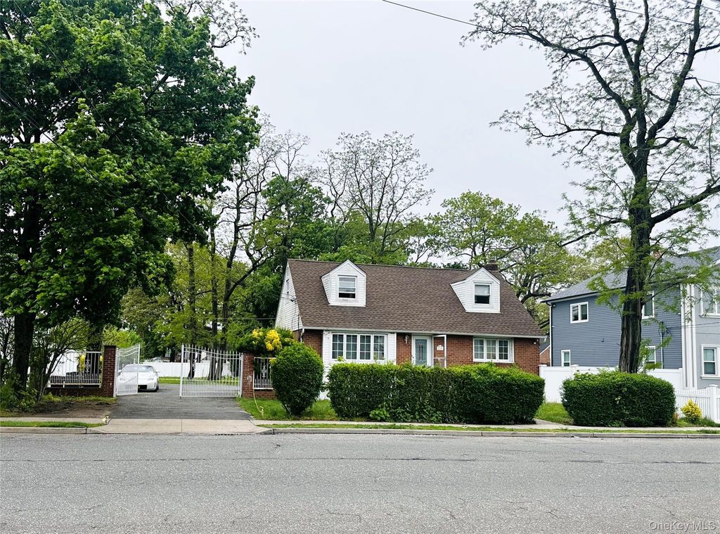 224 Park Avenue, Roosevelt, NY 11575 — photo 5