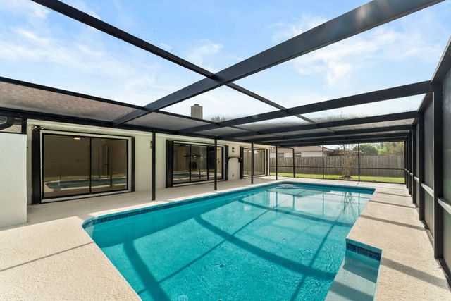 5310 Echo Pines Circle E, Fort Pierce, FL 34951