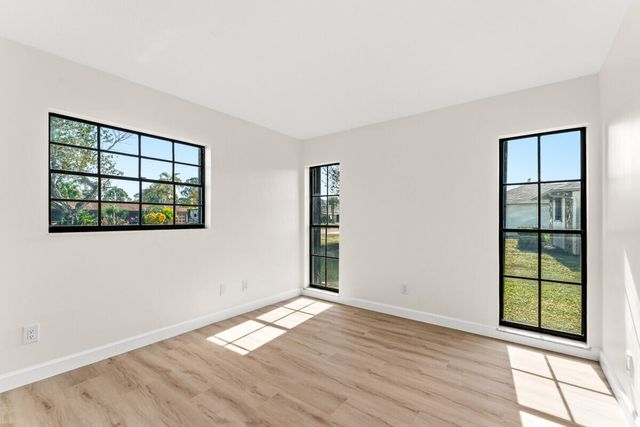 5310 Echo Pines Circle E, Fort Pierce, FL 34951