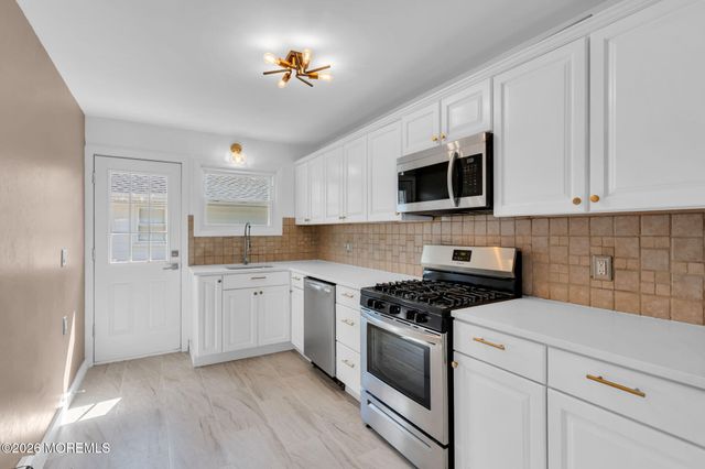 76 Mount Fairweather Lane, Toms River, NJ 08753