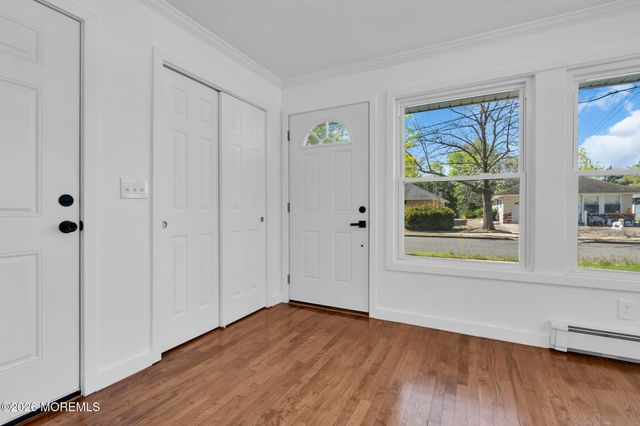 76 Mount Fairweather Lane, Toms River, NJ 08753