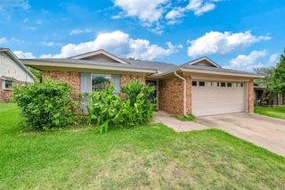 8212 April Lane, Watauga, TX 76148