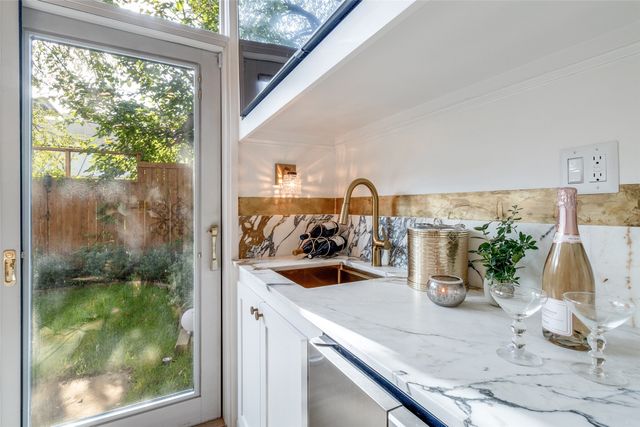 3503 Dickason Avenue B, Dallas, TX 75219