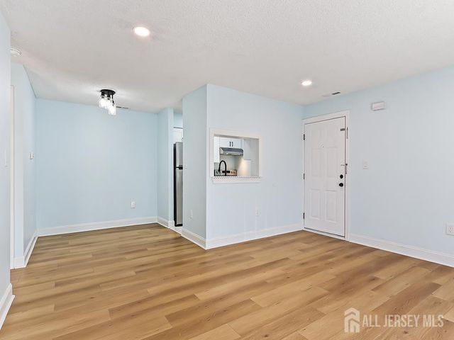 1913 ravens crest Drive, Plainsboro, NJ 08536