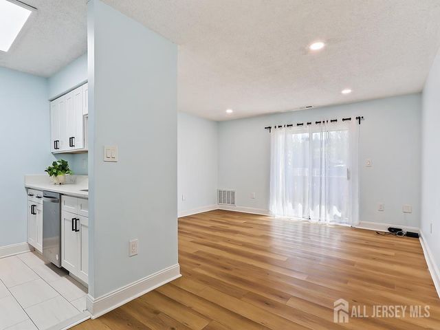 1913 ravens crest Drive, Plainsboro, NJ 08536