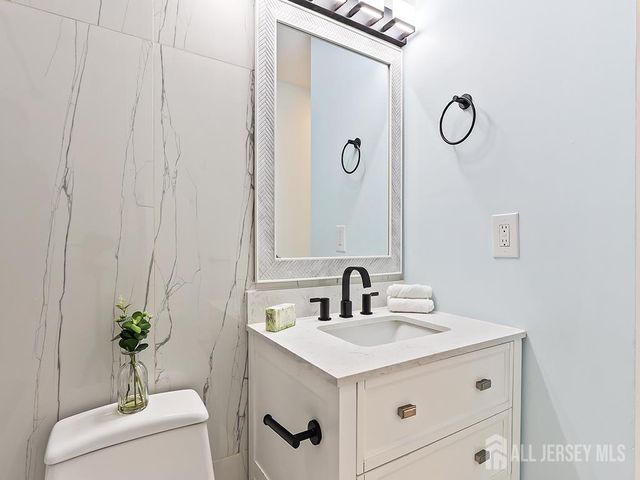 1913 ravens crest Drive, Plainsboro, NJ 08536