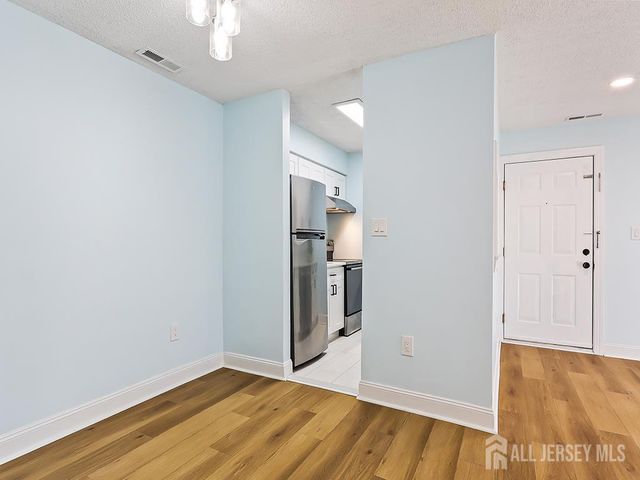 1913 ravens crest Drive, Plainsboro, NJ 08536
