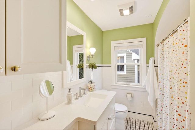 4002 Manitou Way, Madison, WI 53711