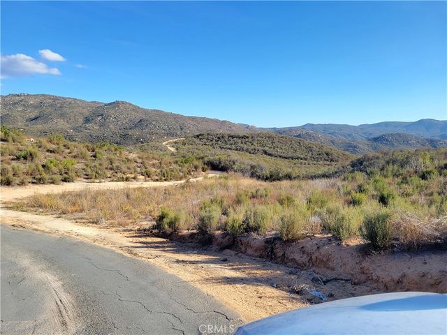 32 W Decker Canyon Road, Lake Elsinore, CA 92530