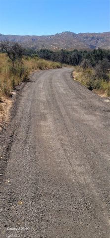 32 W Decker Canyon Road, Lake Elsinore, CA 92530