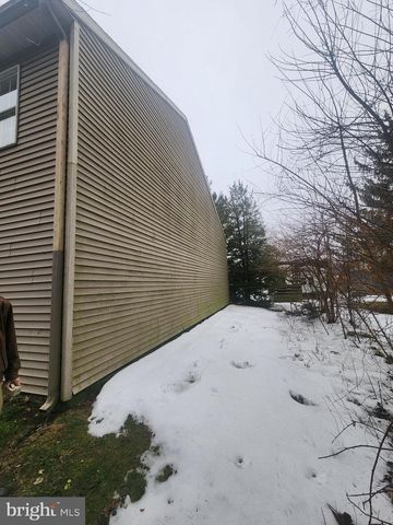 2707 KIMBERLY RD, Lancaster, PA 17603