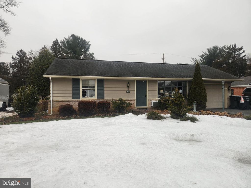 2707 KIMBERLY RD, Lancaster, PA 17603