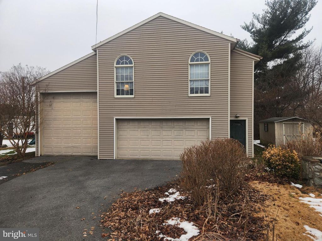 Image 14 of property listing at 2707 KIMBERLY RD, Lancaster, PA 17603