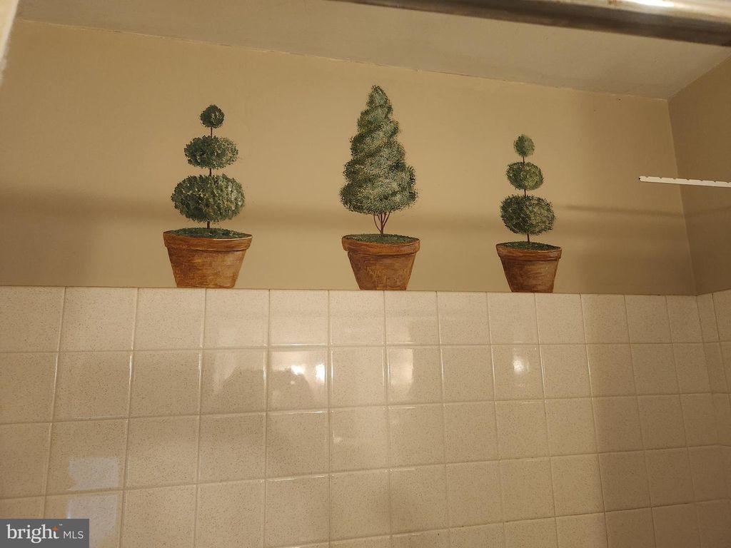 Image 7 of property listing at 2707 KIMBERLY RD, Lancaster, PA 17603