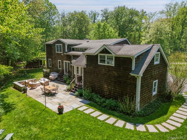 17 Woodbrook Road, Pleasantville, NY 10570