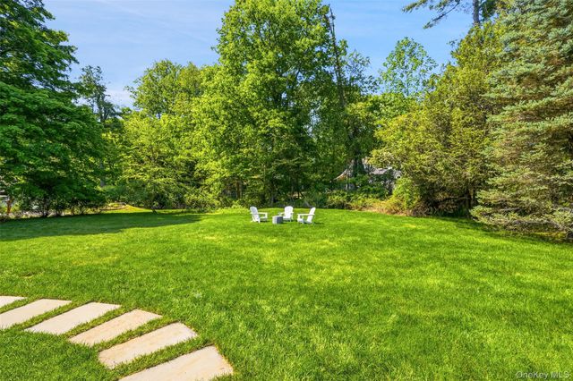 17 Woodbrook Road, Pleasantville, NY 10570