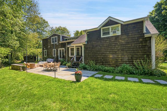 17 Woodbrook Road, Pleasantville, NY 10570