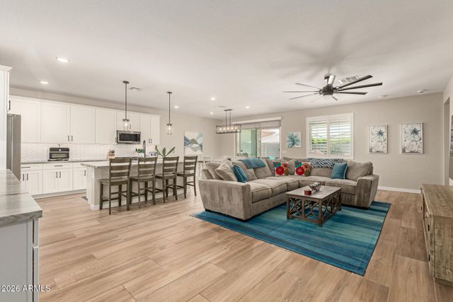 16863 W Maya Way, Surprise, AZ 85387