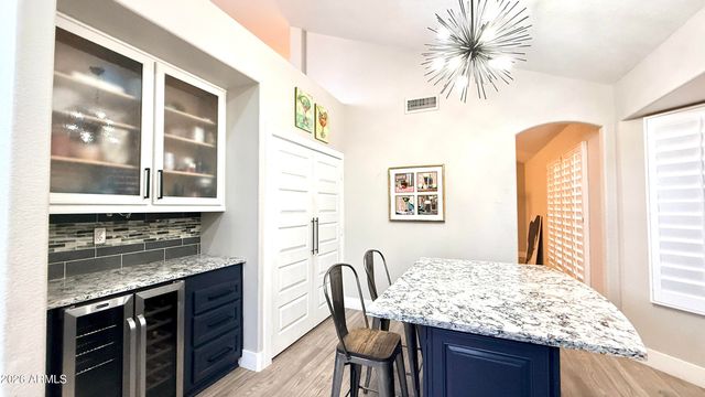 3879 E AMBERWOOD Drive, Phoenix, AZ 85048