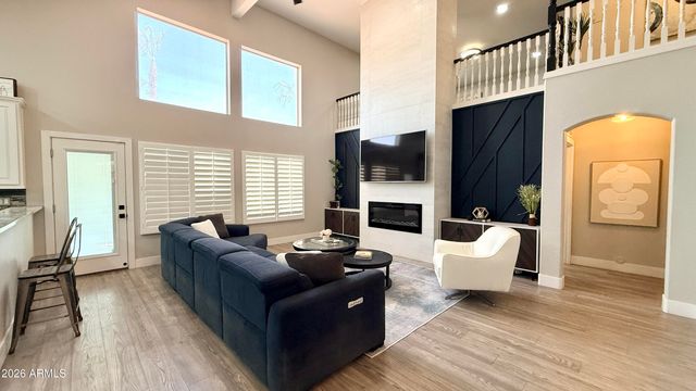 3879 E AMBERWOOD Drive, Phoenix, AZ 85048