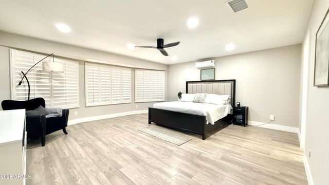 3879 E AMBERWOOD Drive, Phoenix, AZ 85048