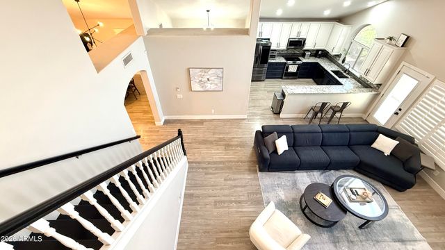 3879 E AMBERWOOD Drive, Phoenix, AZ 85048