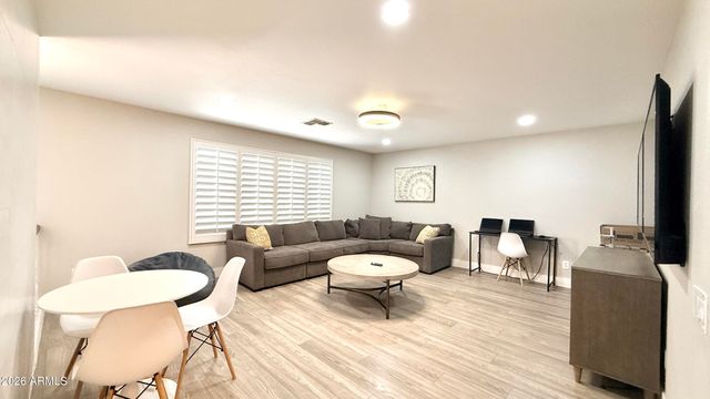 3879 E AMBERWOOD Drive, Phoenix, AZ 85048
