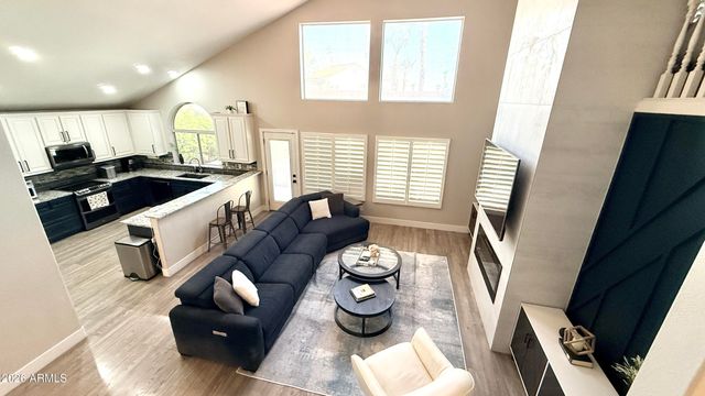 3879 E AMBERWOOD Drive, Phoenix, AZ 85048
