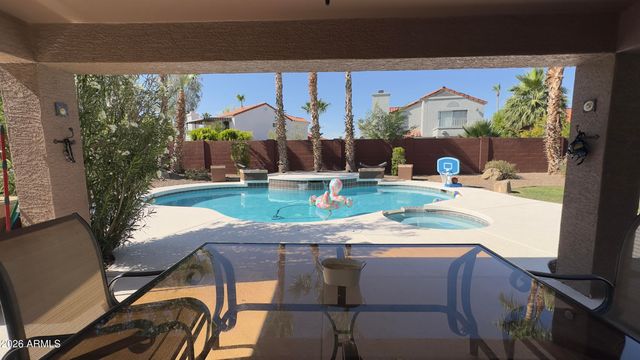 3879 E AMBERWOOD Drive, Phoenix, AZ 85048