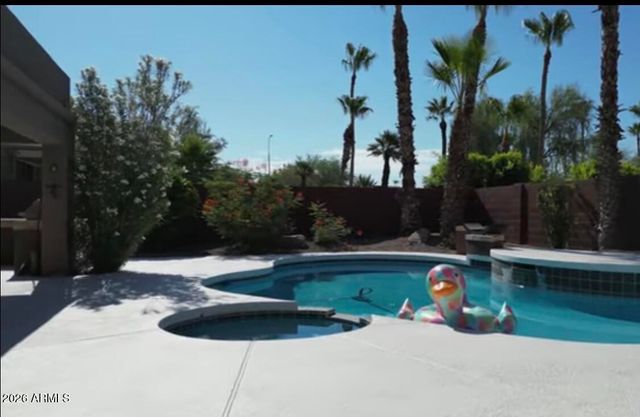 3879 E AMBERWOOD Drive, Phoenix, AZ 85048