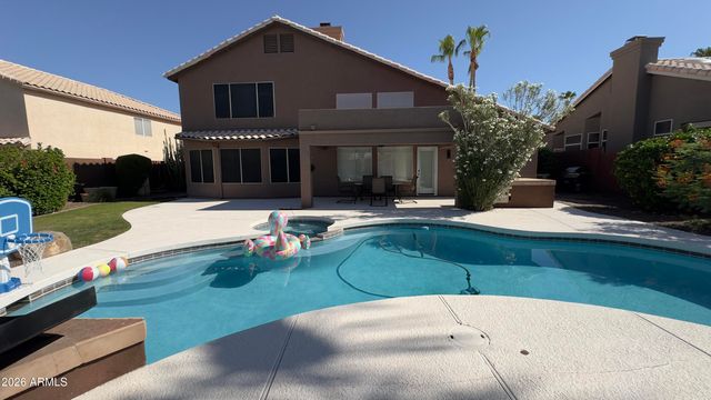 3879 E AMBERWOOD Drive, Phoenix, AZ 85048