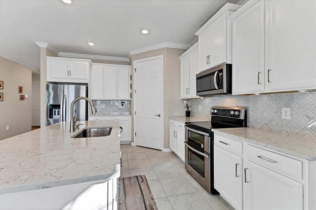 141 VINADIO BOULEVARD, Nokomis, FL 34275