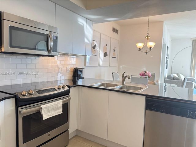 1750 N Bayshore Dr 3314, Miami, FL 33132