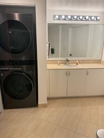 1750 N Bayshore Dr 3314, Miami, FL 33132