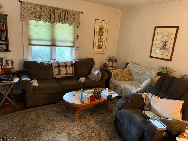 304 Goffle Rd, Hawthorne Boro, NJ 07506